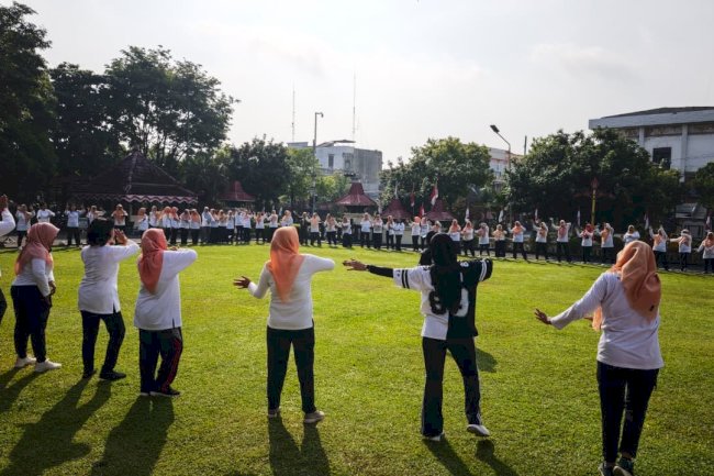Senam Bersama dan Cek Kesehatan dalam Rangka HUT Dharma Wanita Persatuan ke-26