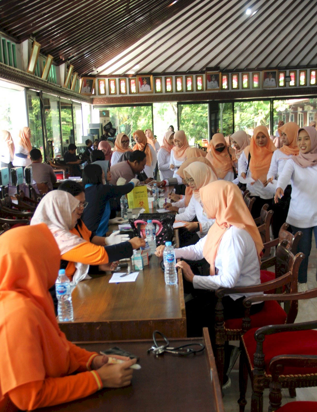 Senam Bersama dan Cek Kesehatan dalam Rangka HUT Dharma Wanita Persatuan ke-26